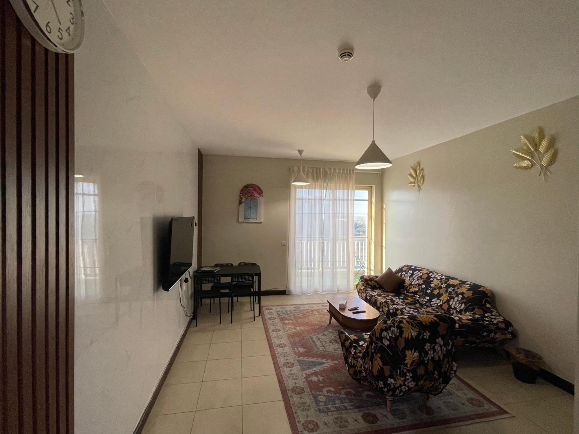 الهُدىٰ غرفةوصالة إطلالة بحرية عائلات فقط - Al Huda One Apartment